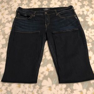 NWOT Suki Silver Jeans